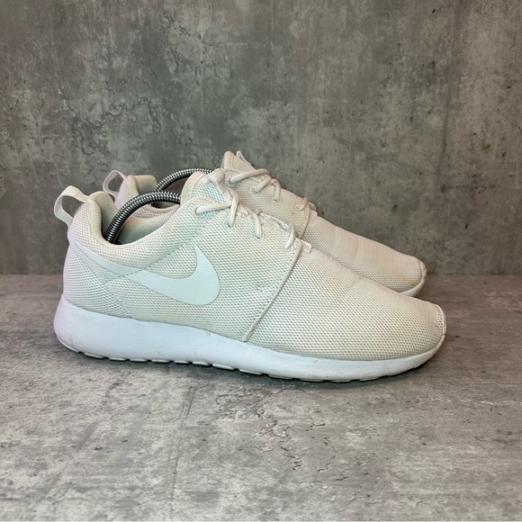Nike Roshe Run Running Shoes 844994-100 Womens sz 8.5 - white - Picture 1 of 6